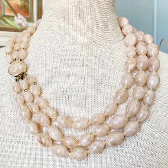 Vintage Signed West Germany Three Strand Nude Beige Swirl Resin Bead Necklace. - Picture 4 of 6